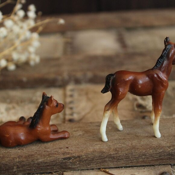 Vintage 1970s Breyer Horse, Bay Foals, Lying and Standing #5700,Maureen Love - Picture 6 of 10
